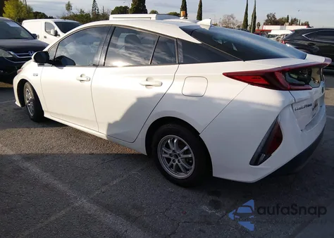 2017 Toyota Prius Prime Premium z USA, uszkodzony, nr VIN JTDKARFP9H3067544